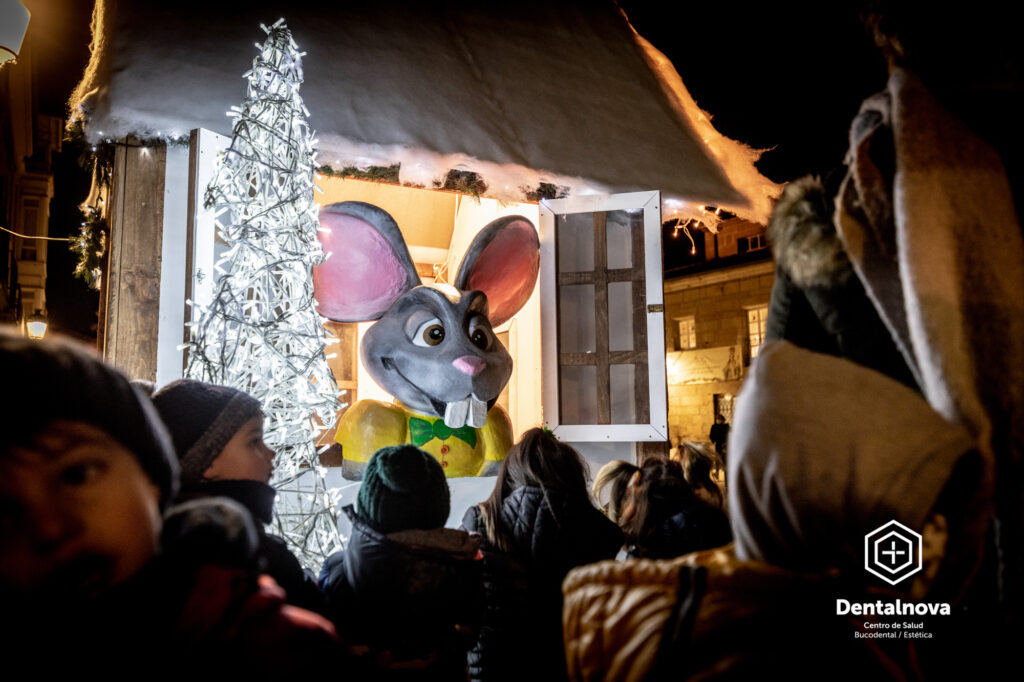 EL Ratoncito Pérez visita a los niños y niñas de Verín por Navidad